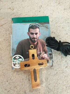 COLGANTE CRUZ DE MADERA CON CORDÓN