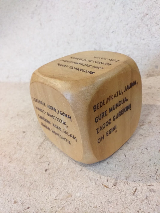 DADO HONDURAS BENDECIR MESA EUSKERA 10x10 cm ¡SALDOS!