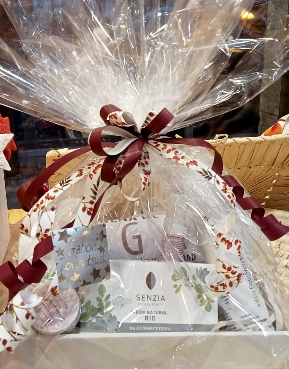 CESTA REGALO PRODUCTOS COSMETICA